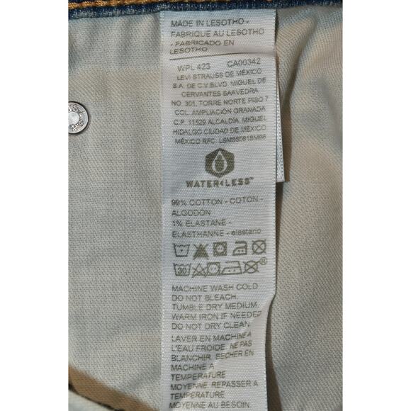 Levi's Signature Series Men's W44 Jean Shorts Distressed Jorts Denim - Picture 6 of 8